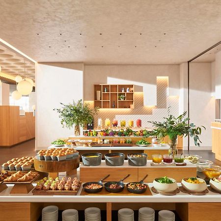 Omo7 Osaka By Hoshino Resorts Esterno foto The buffet at the lounge