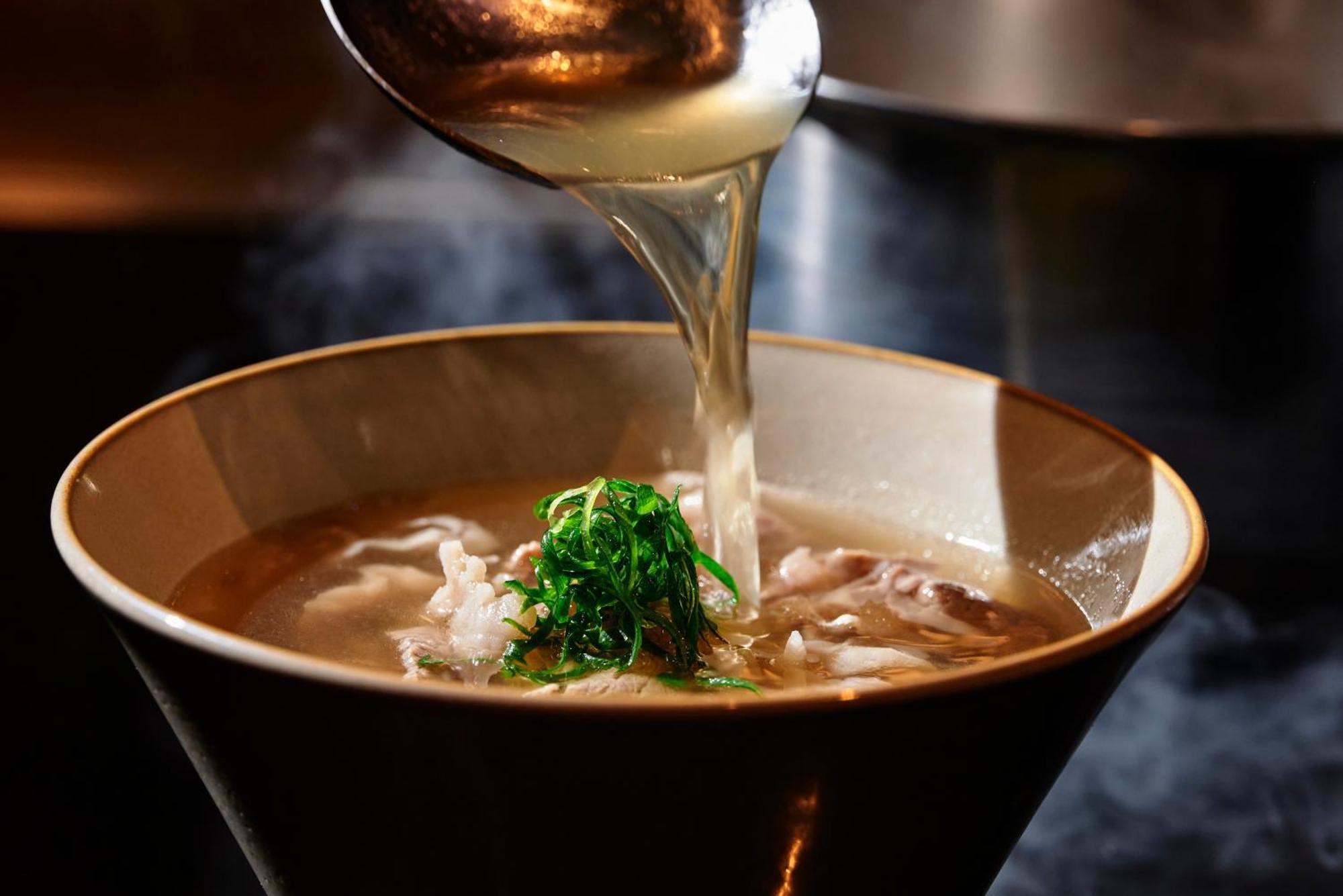 Omo7 Osaka By Hoshino Resorts Esterno foto A bowl of soup being served